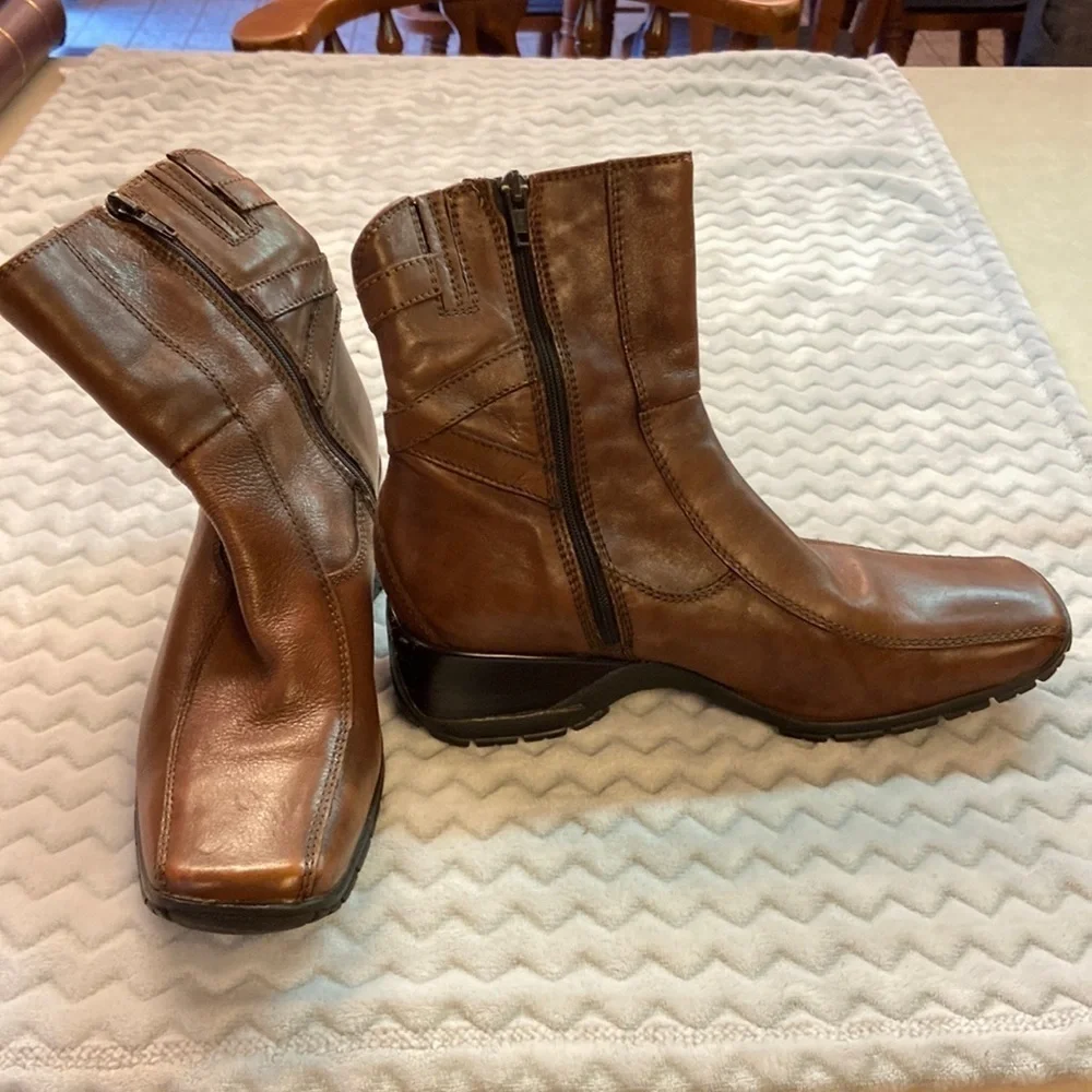 Clarks Zippered Boot Cognac.